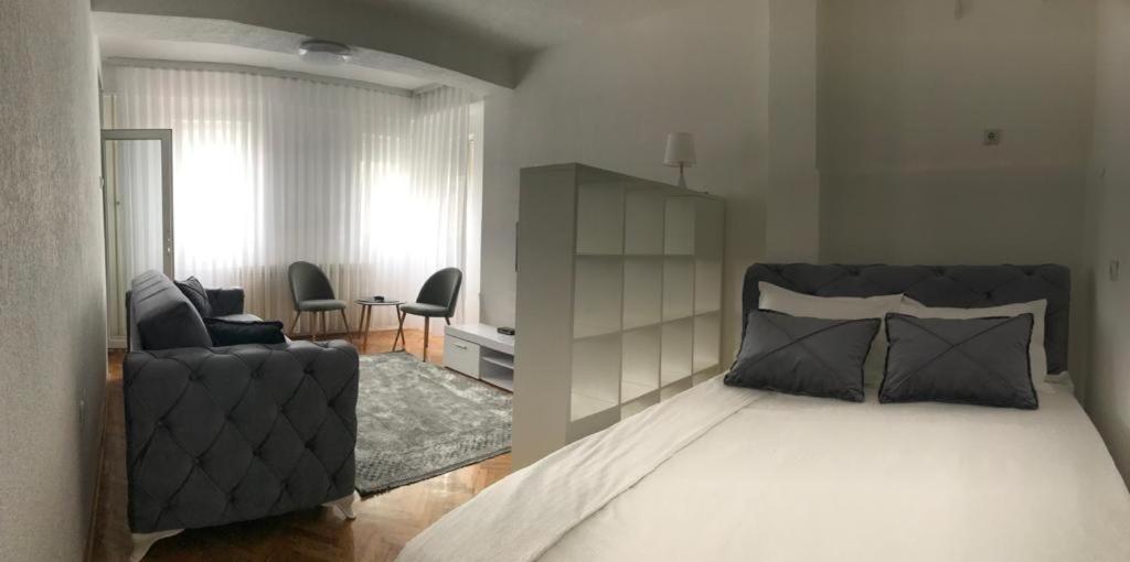 Stan Na Dan Lägenhet Novi Pazar Exteriör bild